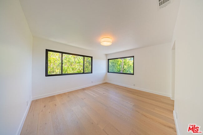 Building Photo - 13302 Mulholland Dr