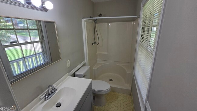 Building Photo - 715 Barnesdale Dr