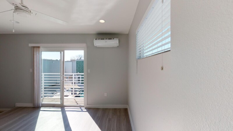 Building Photo - 3328 Cedarplaza Ln