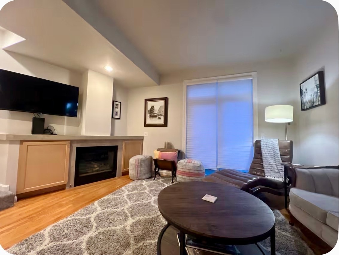 Building Photo - 4135 Chilberg Ave SW