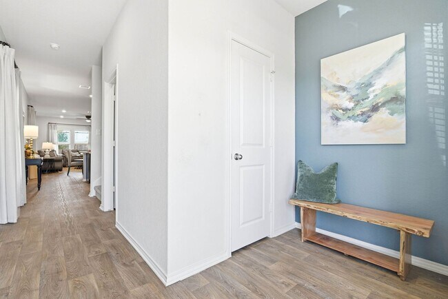 Building Photo - Move in Ready and FULLY FURNISHED 3 BD/2 BA located Far West San Antonio!