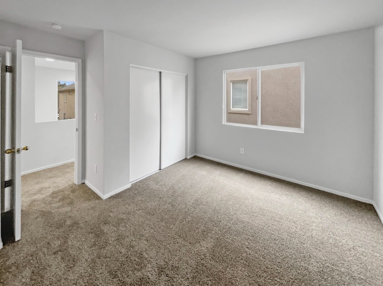 Building Photo - 4455 Meadow Valley Cir