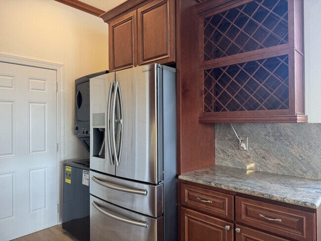 Building Photo - 333 Cipriani Way