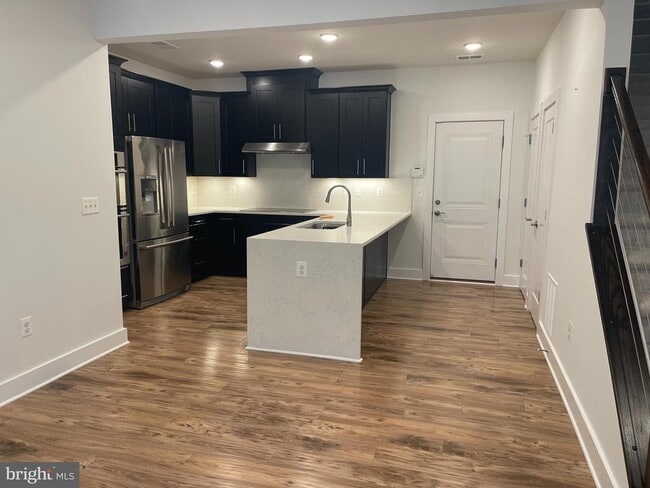 Building Photo - 44774 Tiverton Sq