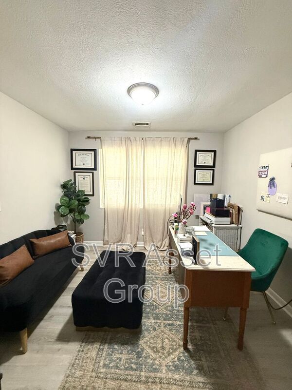 Building Photo - 1272 Arlingwood Ave