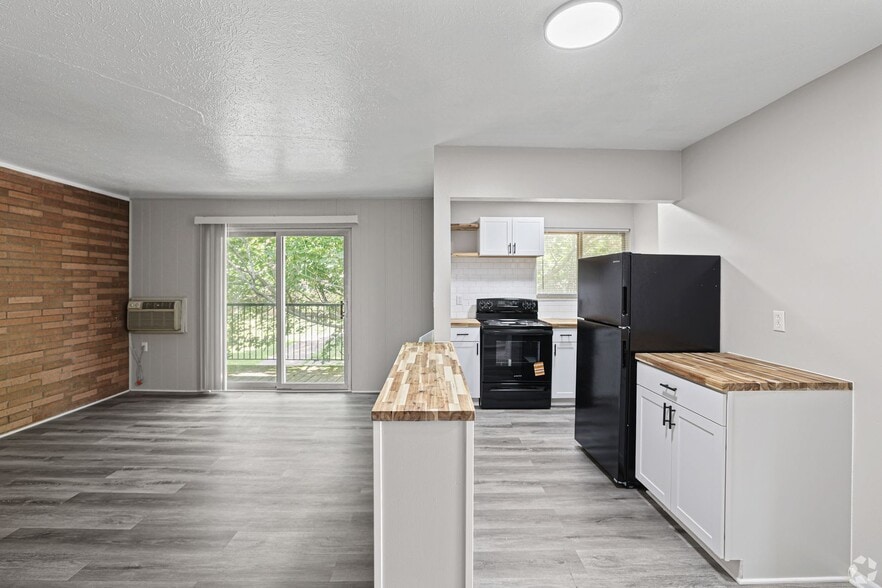 Interior Photo - Memorial Heights
