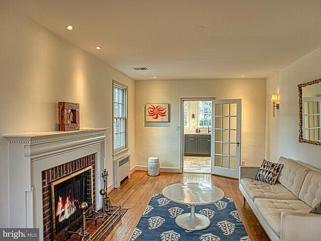 Building Photo - 4643 16th St NW