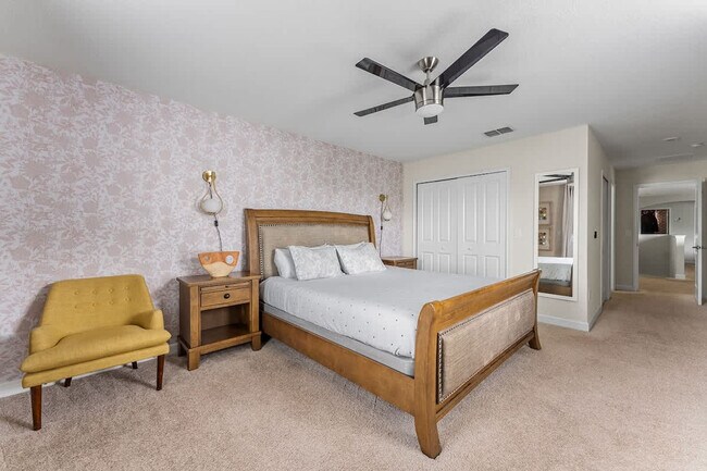 Building Photo - 4702 Sleepy Hollow Dr