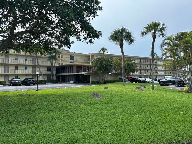 Primary Photo - 9355 SW 8th St