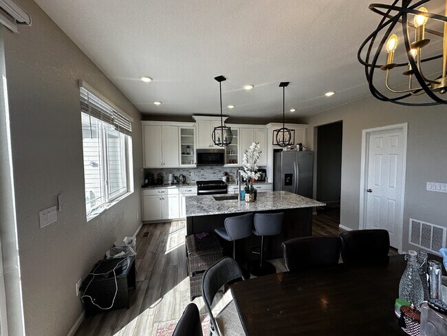Building Photo - Available May! Beautiful home in Murphy Creek!
