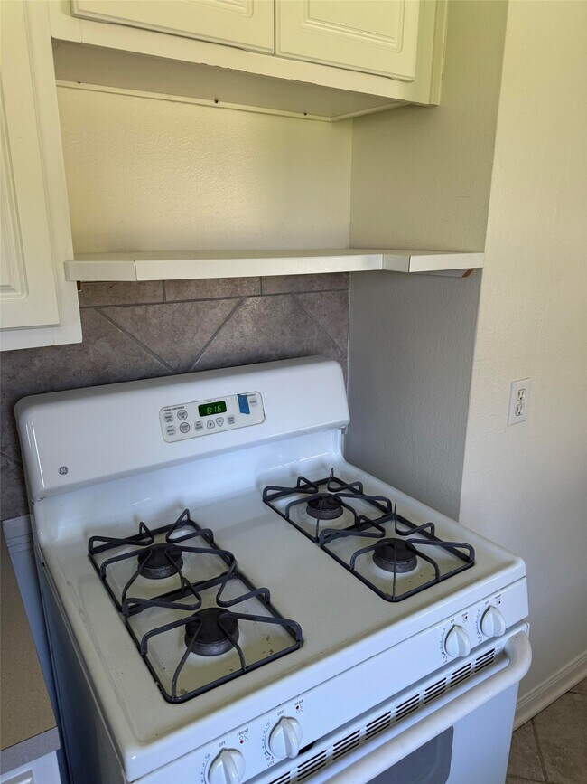 Building Photo - 946 Stonecrest Dr