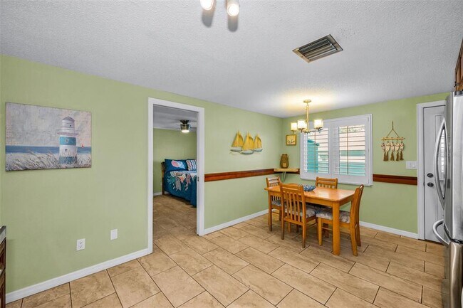 Building Photo - 1000 Crane Ct