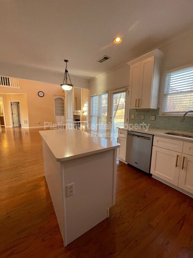 Building Photo - 2126 Malden Hill Dr