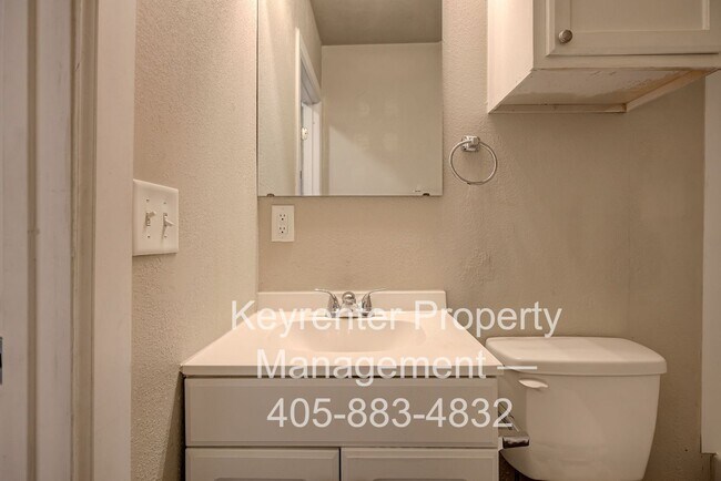 Building Photo - ACCEPTS HOUSING VOUCHERS - Bright & Stylish 2-Bedroom Close to the Plaza District