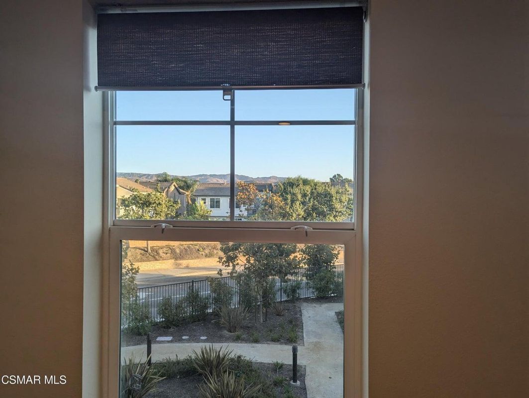 Building Photo - 140 Farmhouse Dr