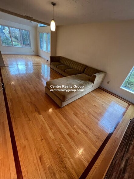 Building Photo - 184 Austin St