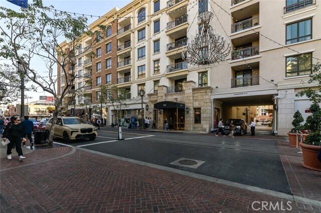 Building Photo - 268 Caruso Ave