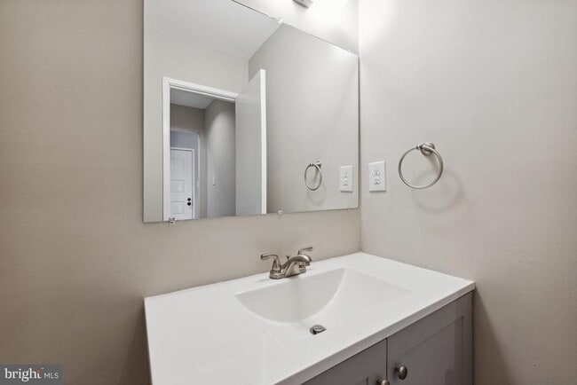 Building Photo - 2053 Headlands Cir