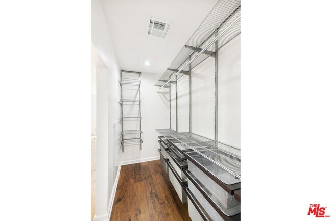 Building Photo - 3472 Rowena Ave