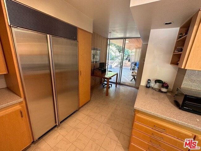 Building Photo - 590 N Tigertail Rd