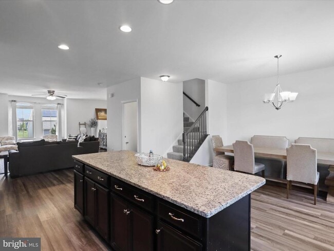Building Photo - 422 Indigo Way