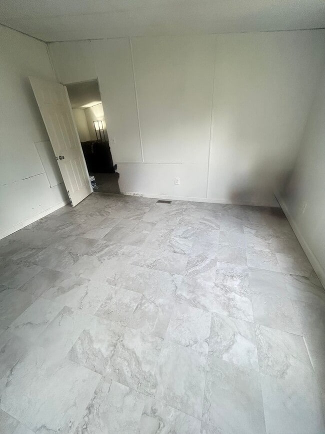 Building Photo - Rent this 3 beds 2 baths home in Aiken!