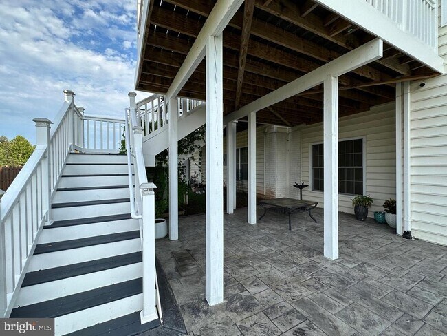 Building Photo - 23417 Longollen Woods Terrace