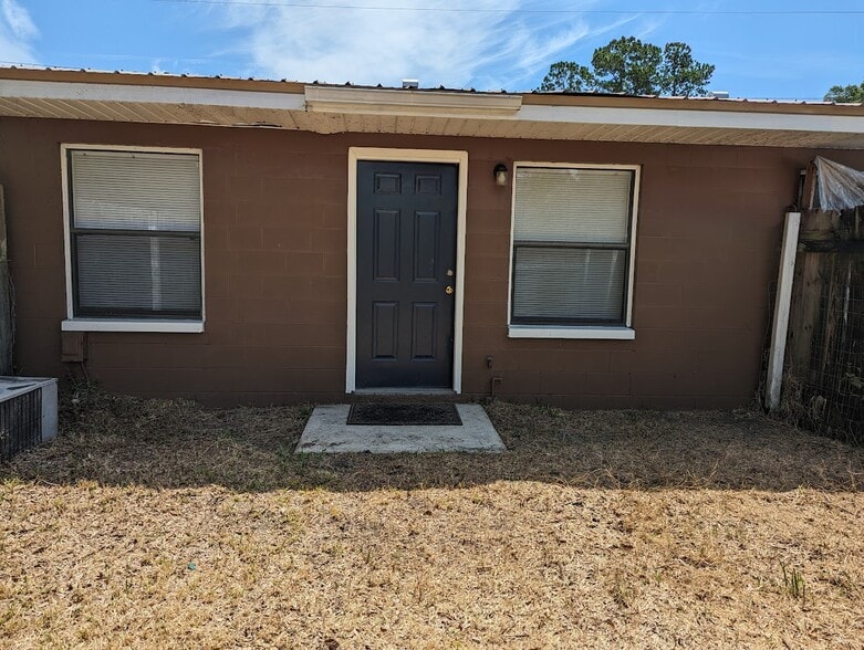 Building Photo - 3600 SW 23rd St