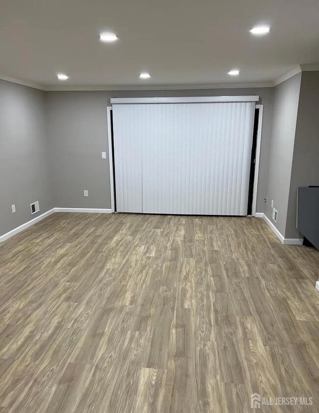 Building Photo - 269 Bromley Pl