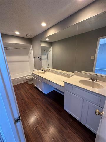 Building Photo - 1312 Golden Gate Dr