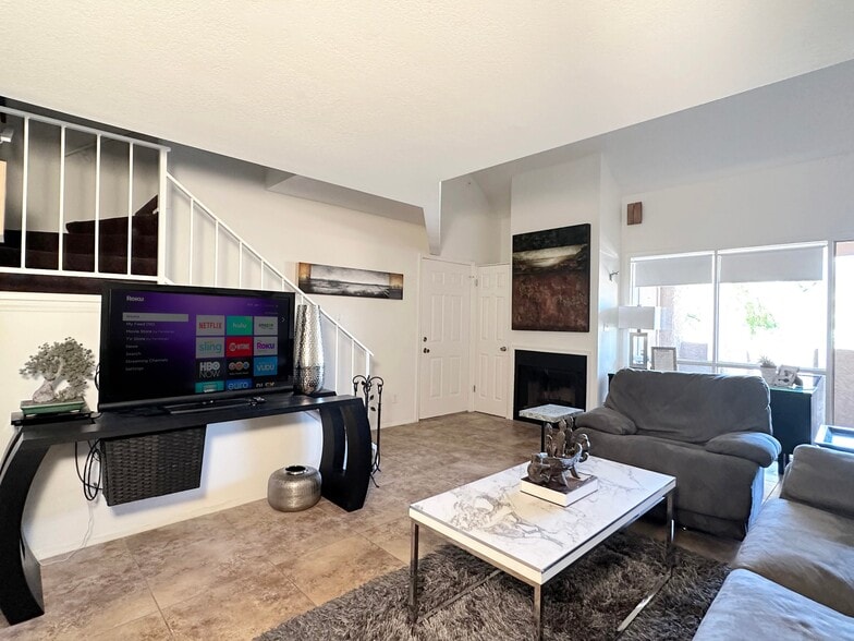 Building Photo - 1211 N Miller Rd