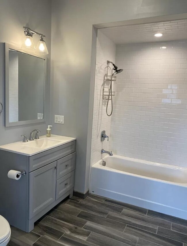 Building Photo - 391 Springfield Ave