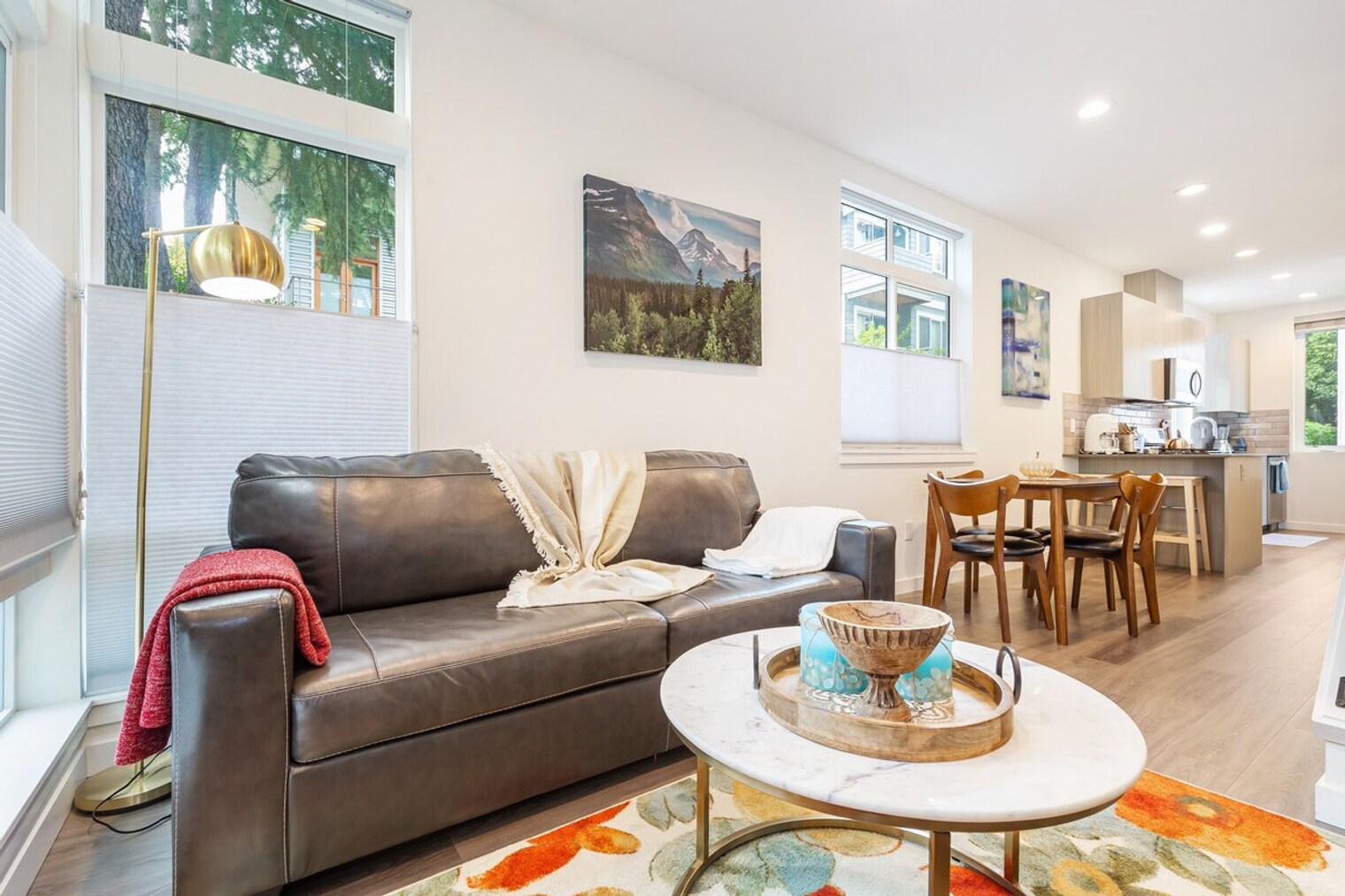 Building Photo - 9413A Roosevelt Way NE