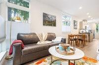 Building Photo - 9413 Roosevelt Way NE