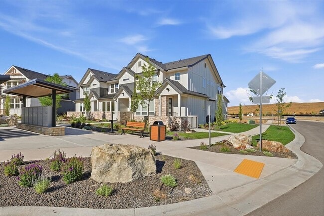Building Photo - 6252 N Holly Spgs Ln