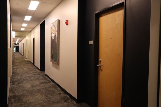 Building Photo - 701 Columbia St