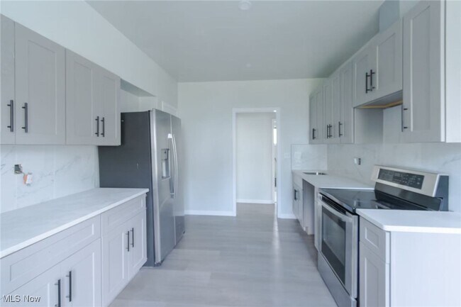 Building Photo - 11001 Ashbury Ave