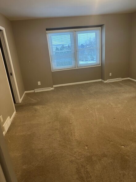 Building Photo - 5325 Territorial Rd