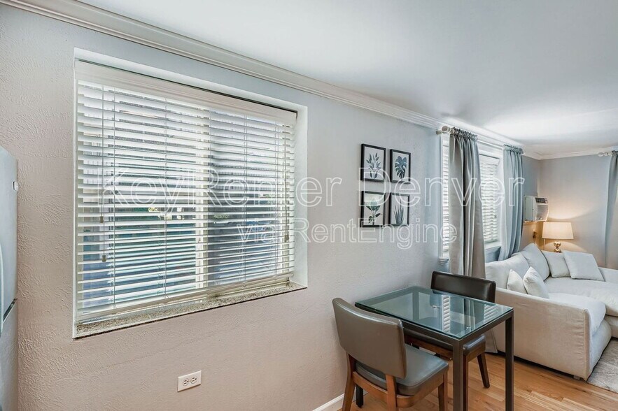 Building Photo - 1327 Steele St