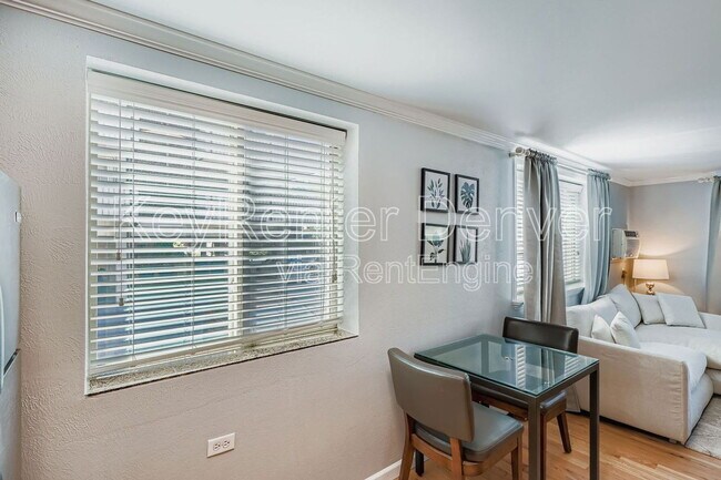 Building Photo - 1327 Steele St