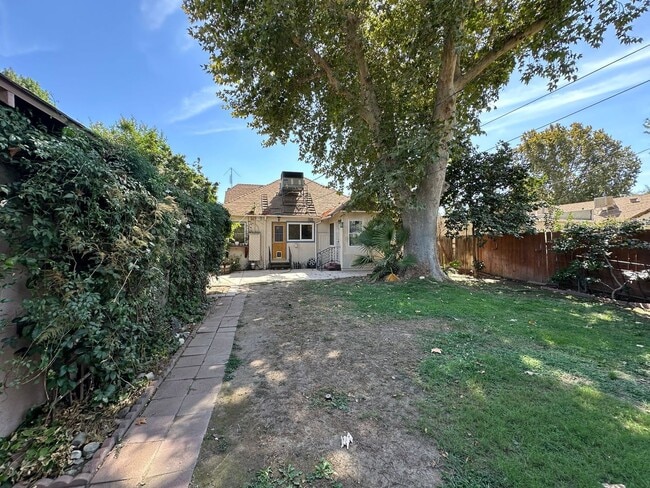 Building Photo - Charming 2-Bedroom Home in Oleander