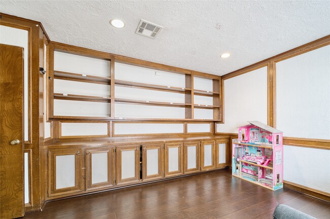 Building Photo - 8006 Albin Ln