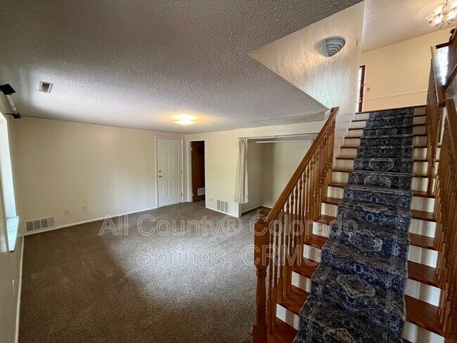 Building Photo - 15080 Deby Dr