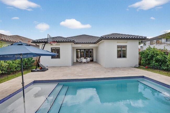 Building Photo - 14541 SW 16th St