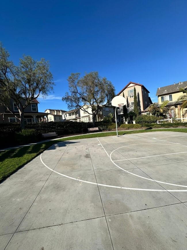 Building Photo - 2 Story home 3 Bedroom, 3 Bathroom Tustin Field.