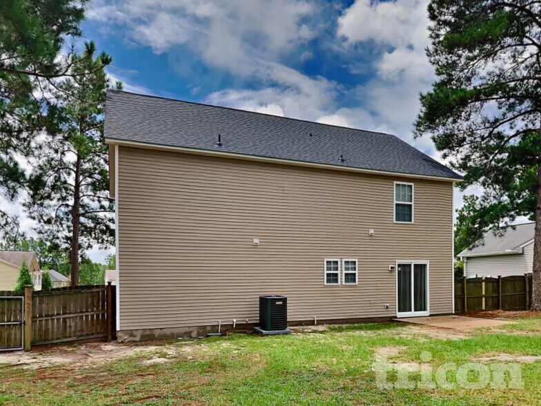 Building Photo - 113 Driftwood Ave