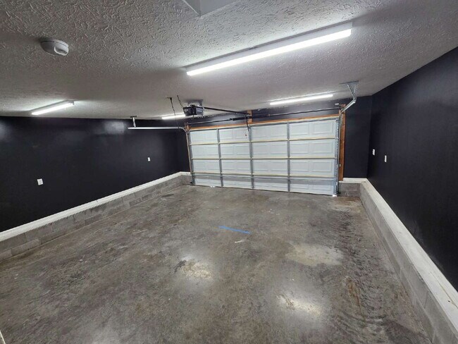 Building Photo - 3225 Veranda Cir
