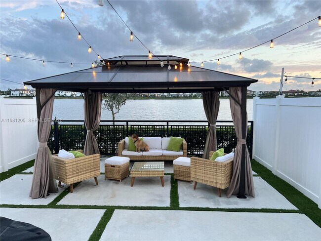 Building Photo - 3328 W 114th Terrace