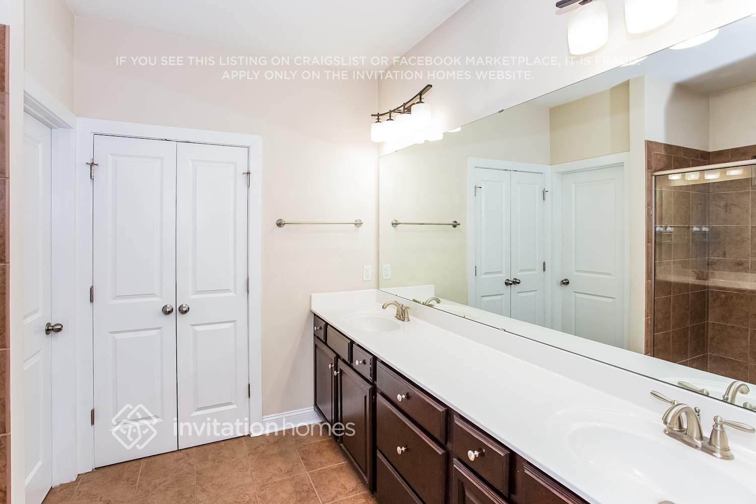 Building Photo - 14051 Old Vermillion Dr