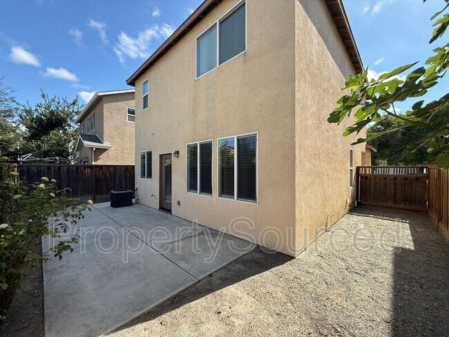 Building Photo - 1447 Hearthsong Dr